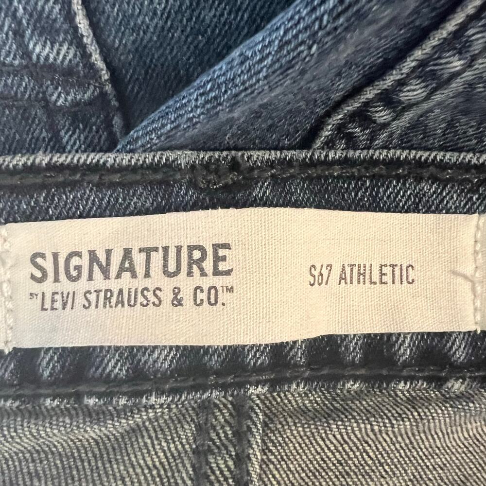 Signature Levi jeans mens 40x30 
medium wash, Stretch. Great Condition! - Picture 4 of 6